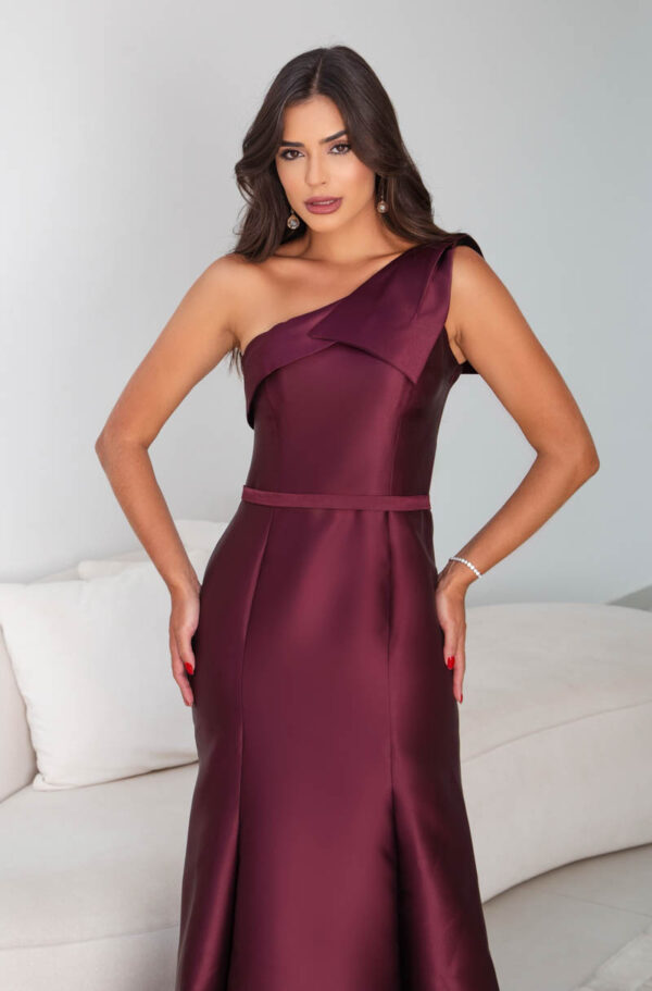 5788 - Vestido Myra Zibeline um ombro, pala frontal detalhe laço e saia sereia - 38 40 42 - Marsala - Image 4