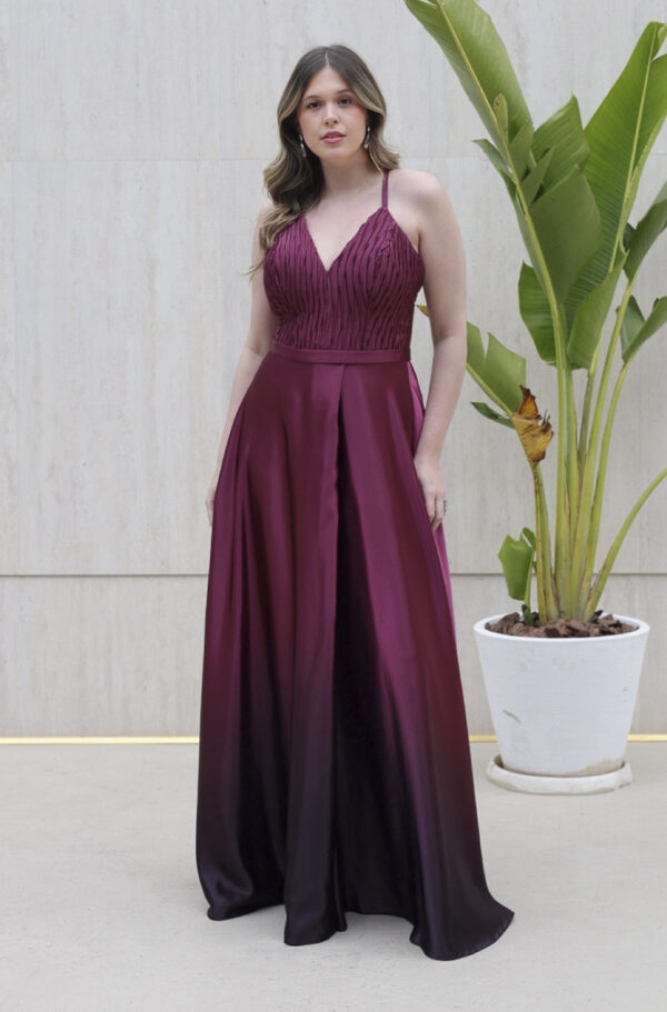 6156 - Vestido River Cetim degrade, busto plissado e saia fenda - 44 46 48 - Borgonha