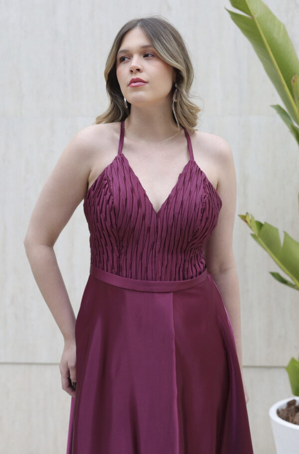 6156 - Vestido River Cetim degrade, busto plissado e saia fenda - 44 46 48 - Borgonha - Image 2