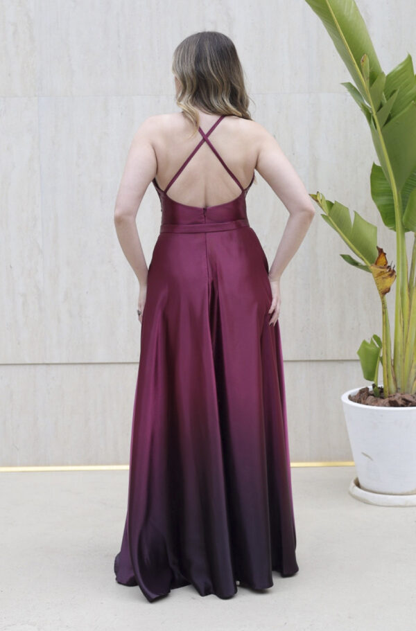 6156 - Vestido River Cetim degrade, busto plissado e saia fenda - 44 46 48 - Borgonha - Image 4